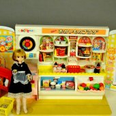 AB 82-11 Licca-chan and Supermarket