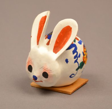 2006.X.114 Toy Zodiac Rabbit (front)