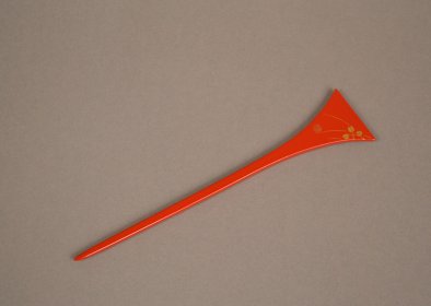 2009.113.1 a Hairpin (back)
