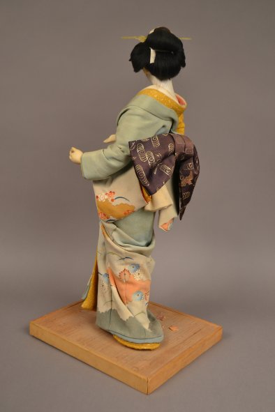 AB 62-2 s4 Geisha Doll (back)