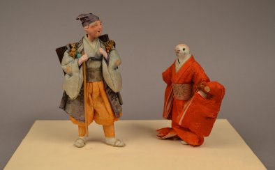 AB 739 a,b Tongue-Cut Sparrow dolls (front)