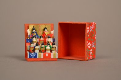 AB 88-1 Miniature Hinaningyo Set (open)