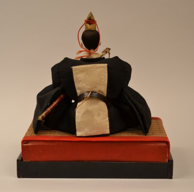AB 1055 g Hinaningyo Emperor Doll (back)